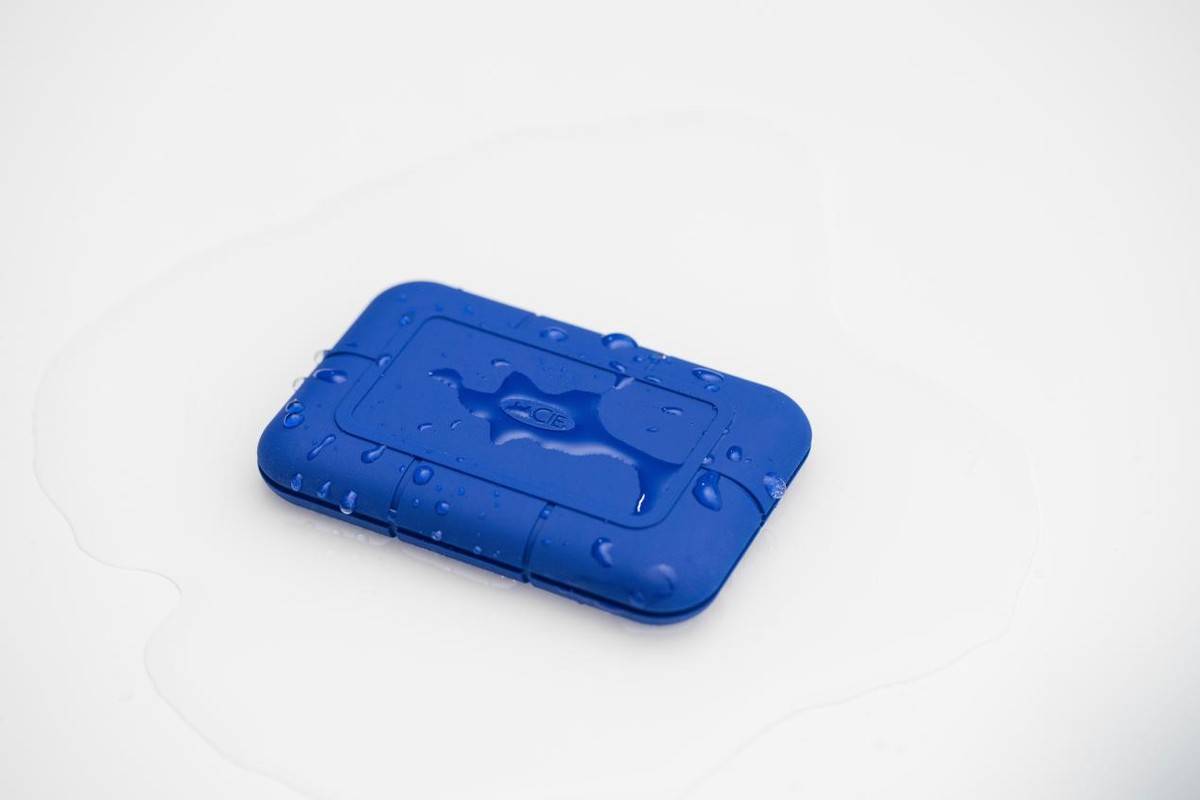 雷孜小金刚移动固态：专业创作者的理想之选 雷孜小金刚SSD Pro5：环保、耐用与高速传输的典范