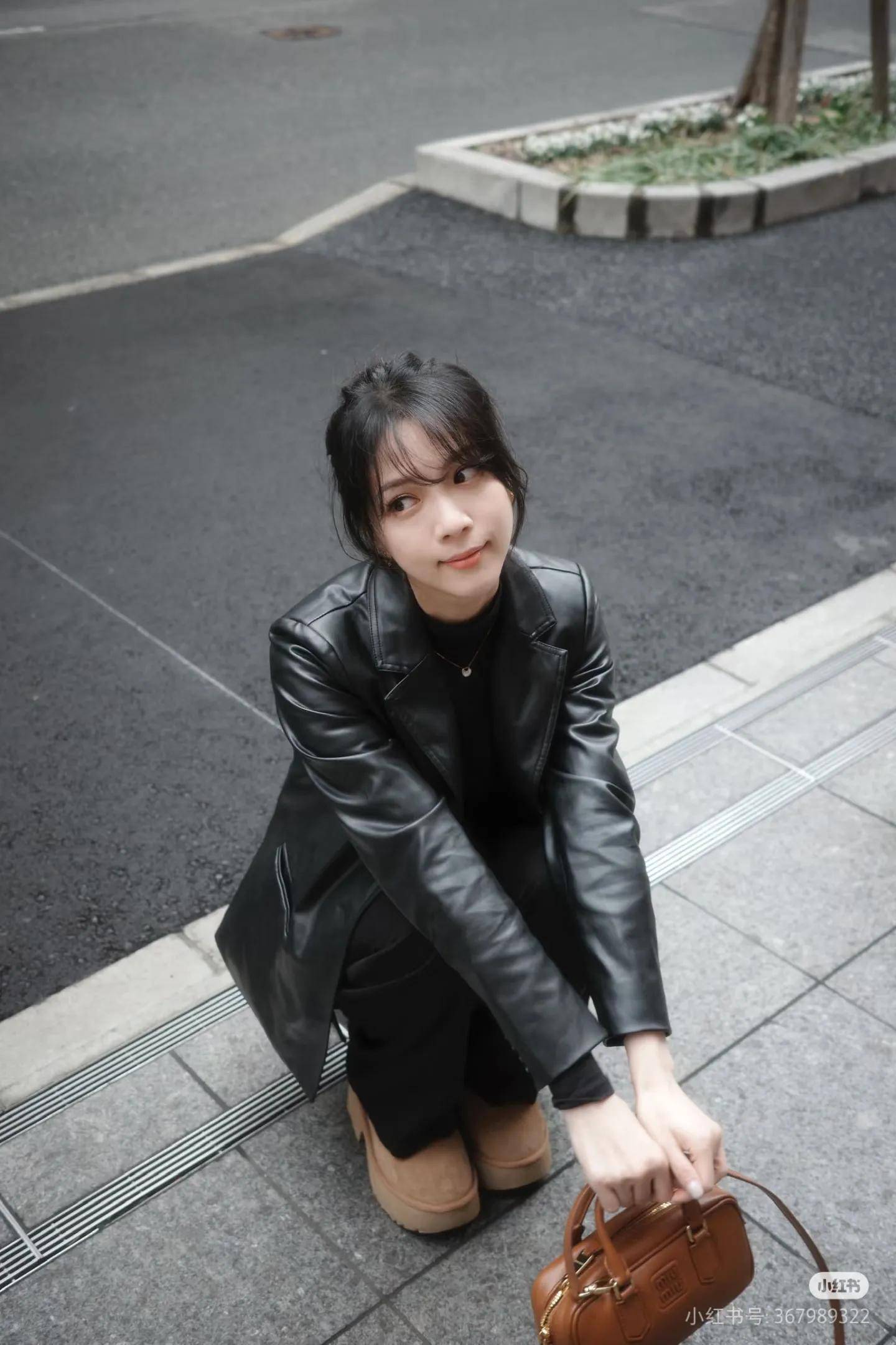 陈晓华开心抢到婚礼花球