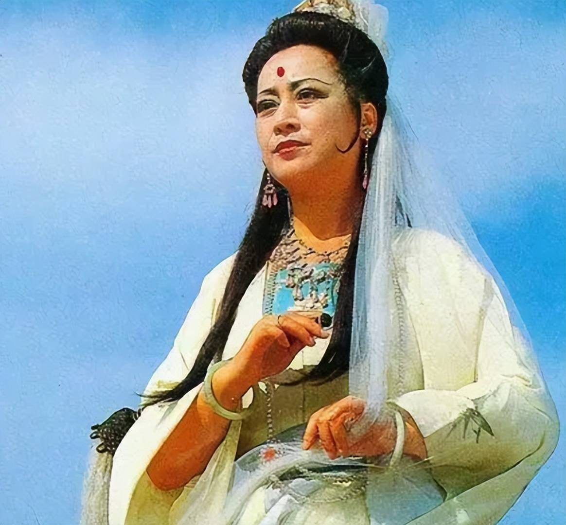 西游记中,为何观音每次出场,玉净瓶和杨柳枝从不离身?