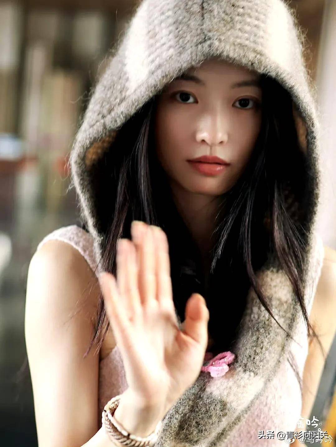 从《黄雀》神秘女阿兰到《乘风2025》舞台马吟吟玩转双面人生