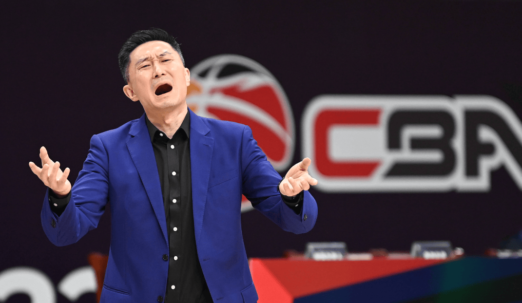 曝杜锋合同到期，下家3选1，广东非首选，娇妻意见或成关键