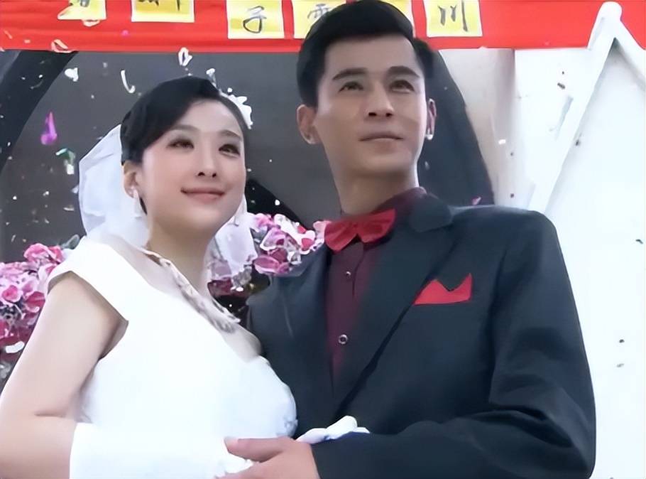 40岁穆婷婷热搜和女人比胸大,原来的"甜妹天花板"怎么变这样?