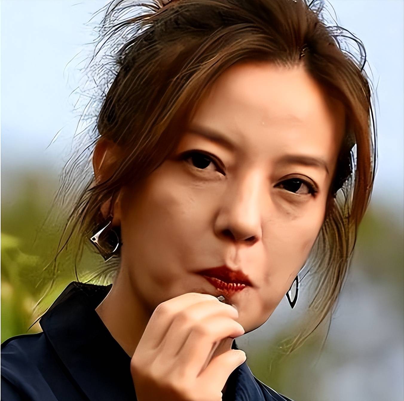 事业没了,婚也离了,49岁赵薇近况再曝!这一次她能被大众原谅吗