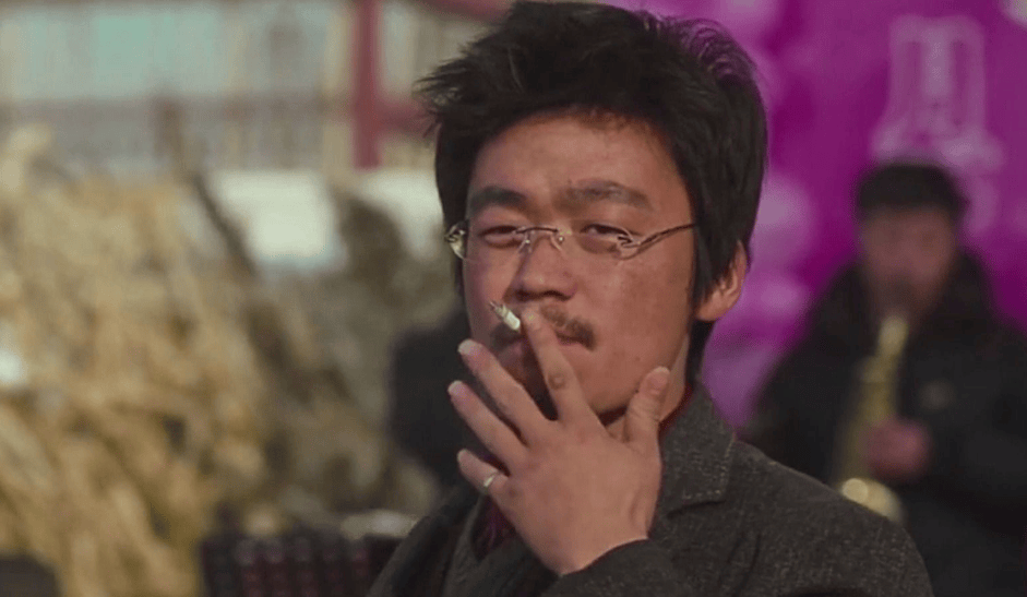 王宝强一抽烟,演技直接封神!这5个镜头让你跪着看完!