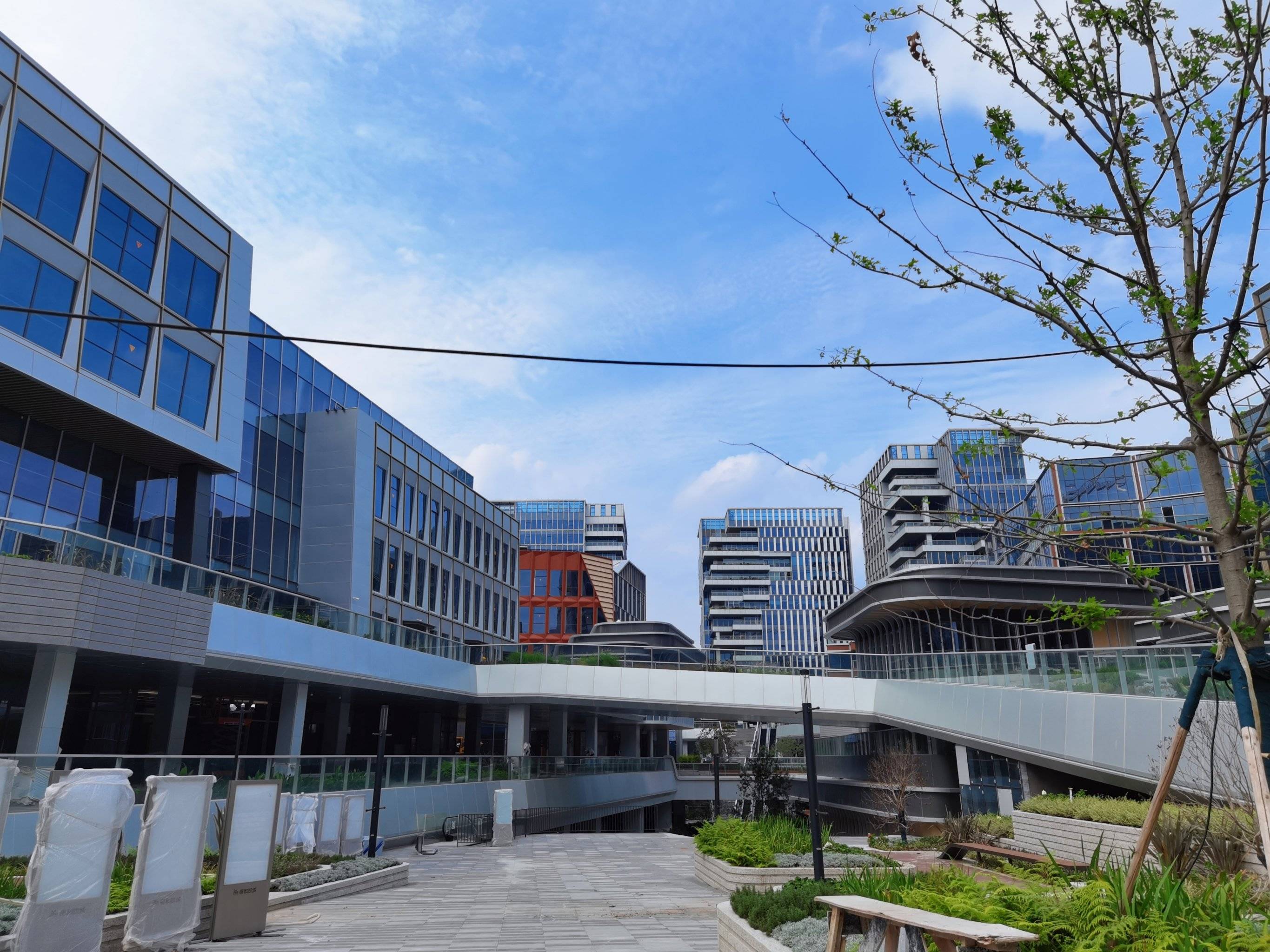 上海产业园区招商动态:探寻城市创新引擎