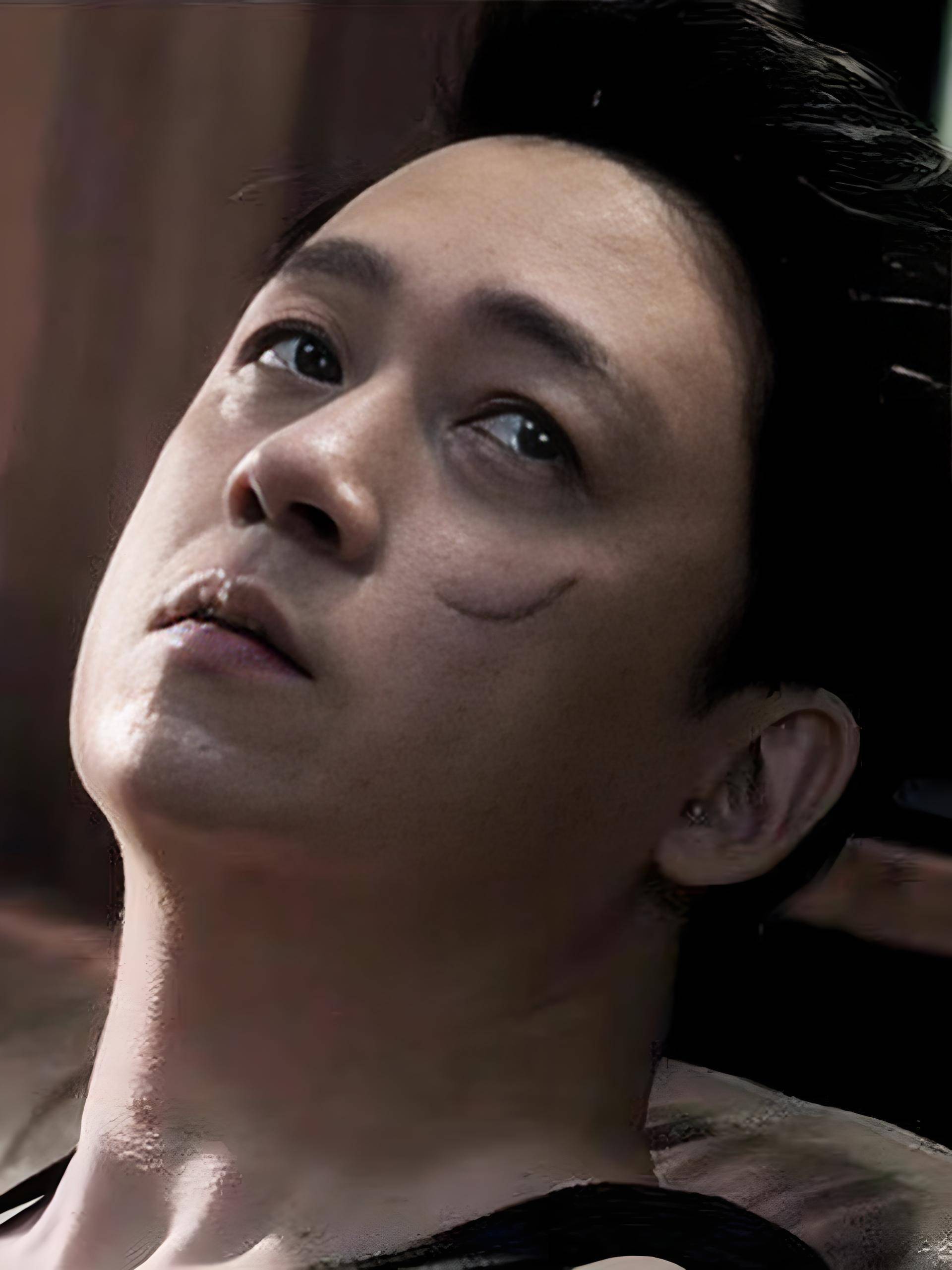 潘粤明深夜炮轰国足, 从顶流小生到全网心疼硬汉, 他的人生蜕变