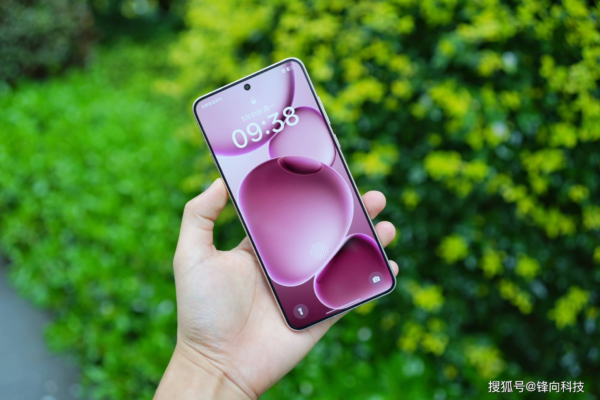 科技周一：OPPO Find X8系列提前曝光，vivo新品齐登场，周一科技圈：OPPO、vivo唱主角，雷军意外上热搜