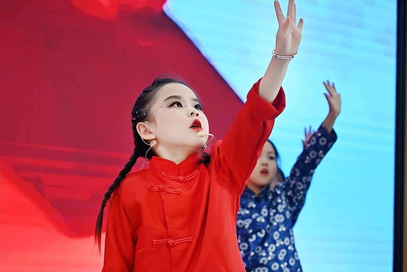 盂县第三实验小学举办红色情景剧表演活动