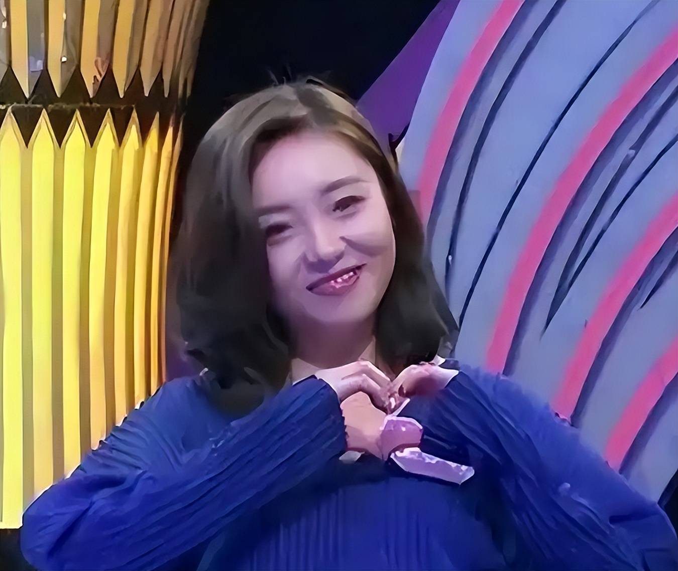 她在"非诚勿扰"上站五年,爆灯无数却不牵手,最终只能选择退出