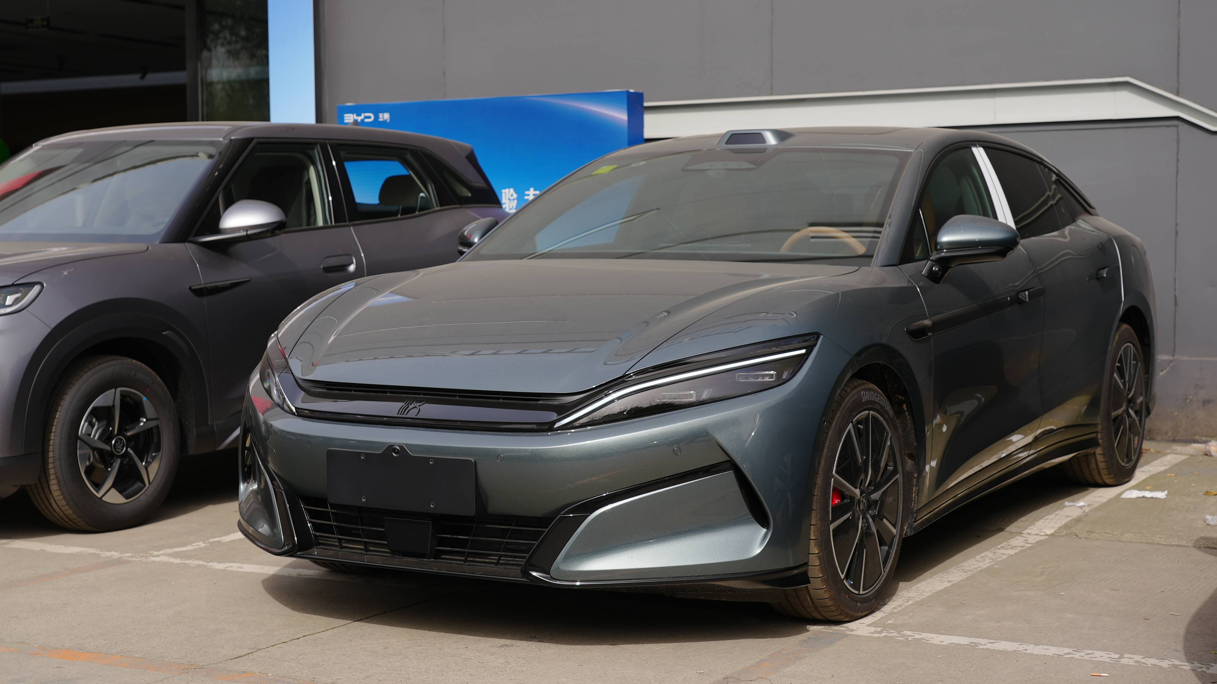 比亚迪汉L EV