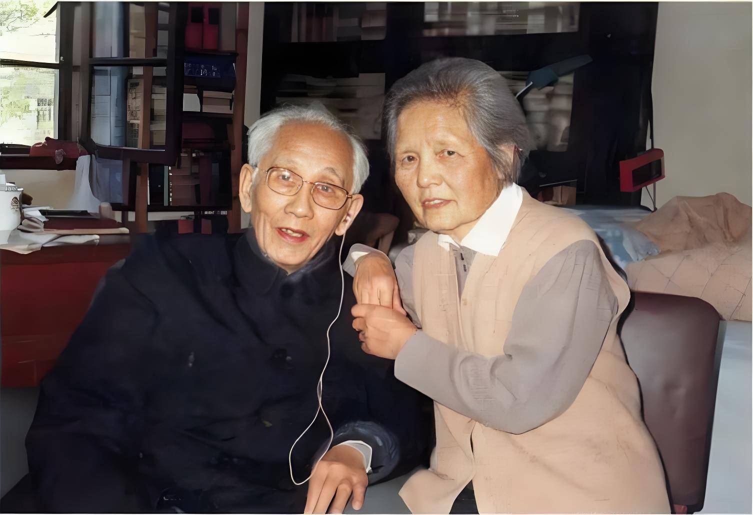 作曲家贺绿汀:曾遭受得意门生于会泳的批斗,女儿自杀身亡痛一生