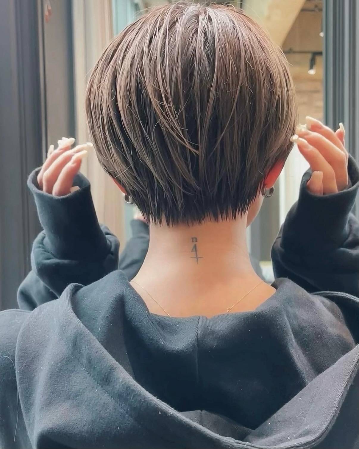 女士层次短发来袭动感魅力让你瞬间年轻十岁