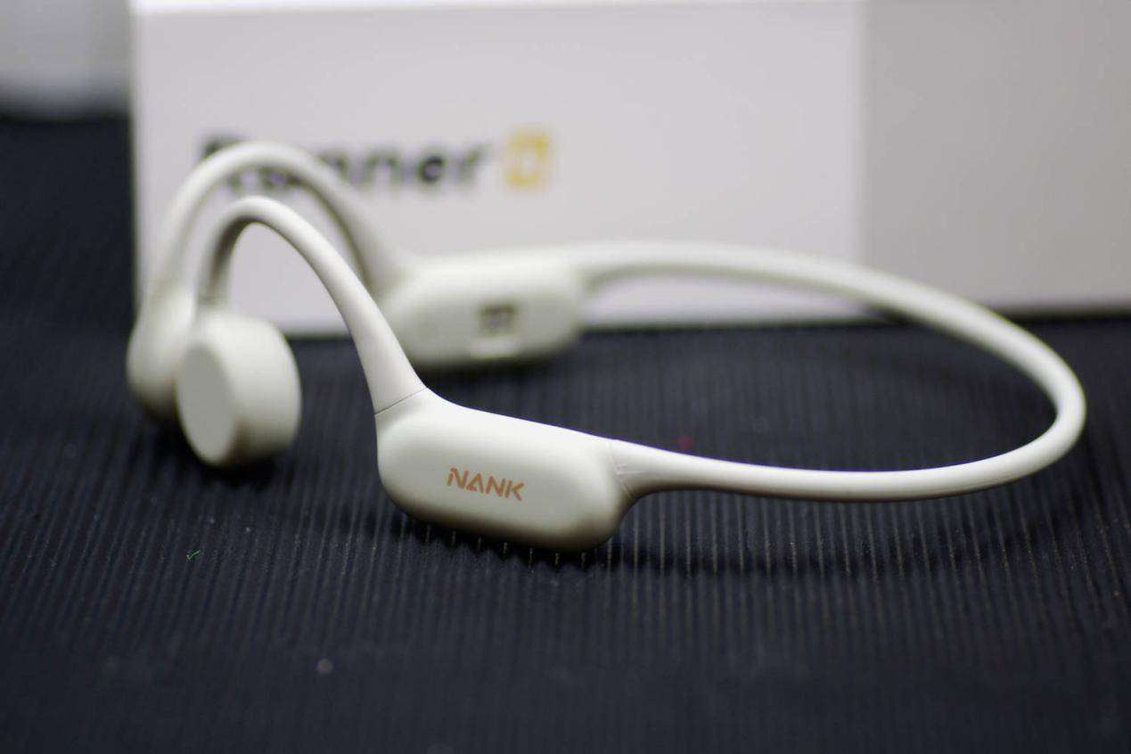 有没有游泳的时候听歌的耳机?游泳训练用水下耳机真实推荐