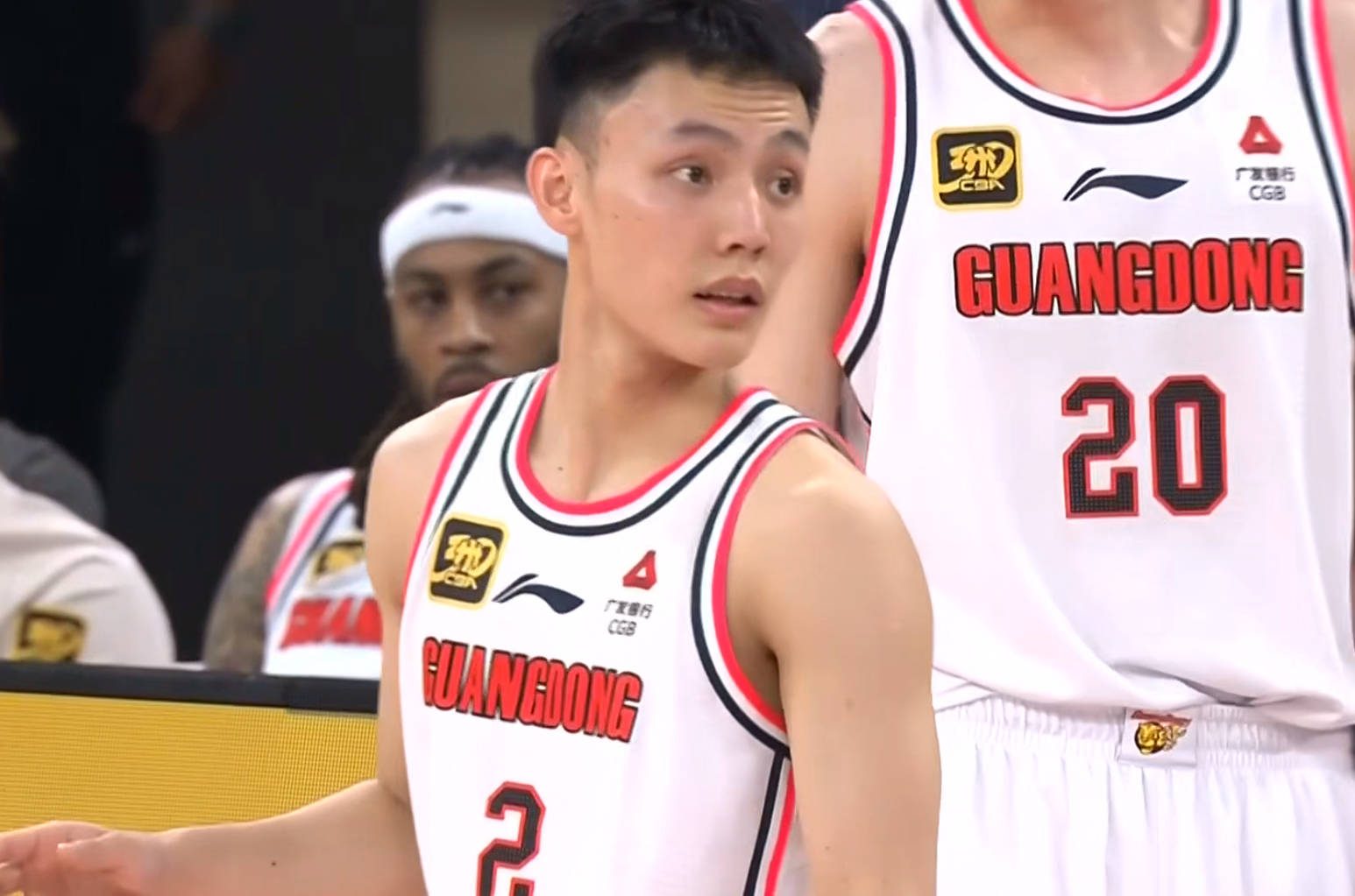 机会来了！广东“暴力内线”将驰援杜锋，保底能进总决赛？