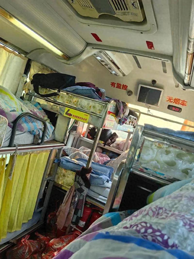 90年代有一种客车,卧铺客车,多少人从这样的车开启了自己的梦想