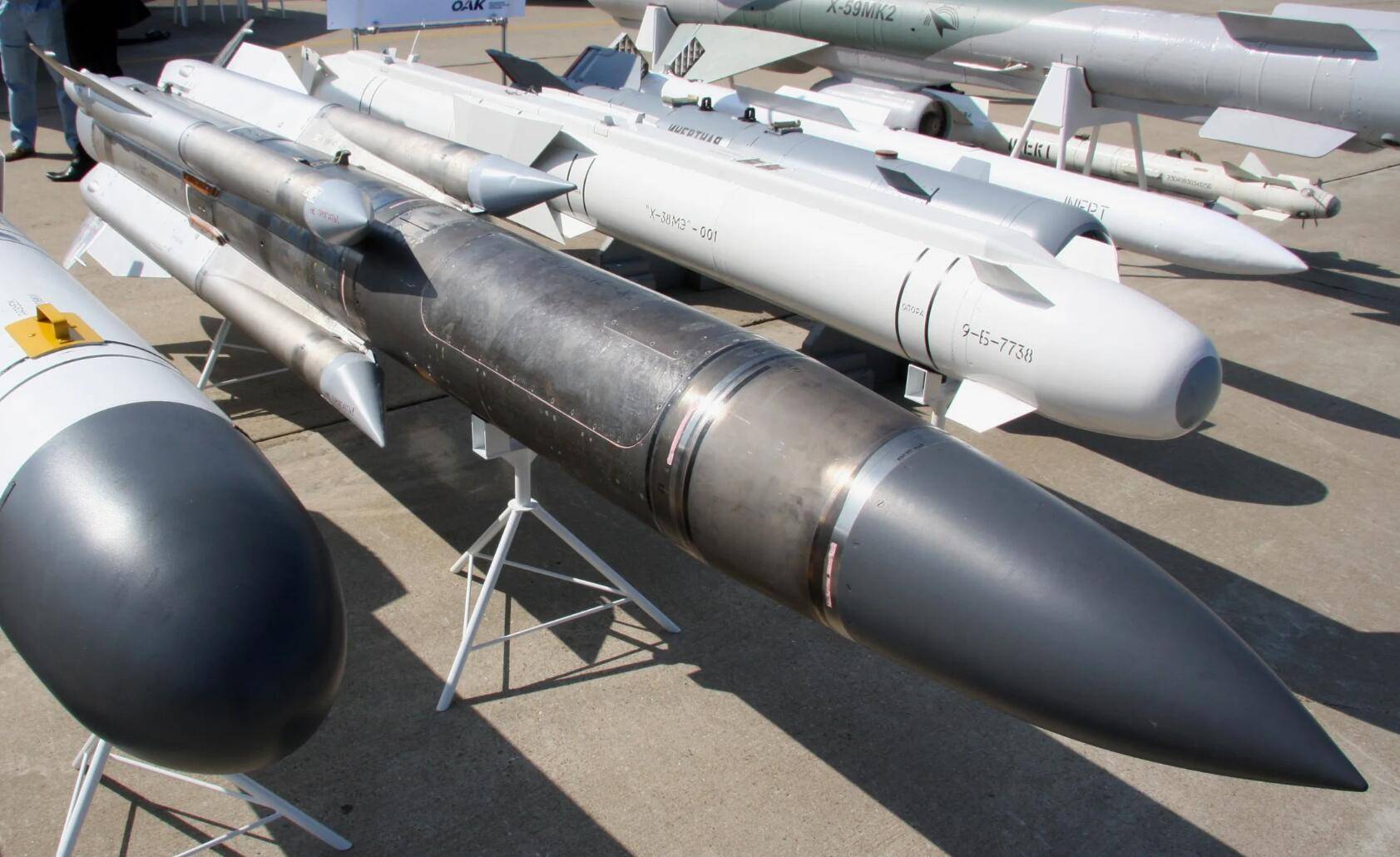 当f-35已集成agm-88g反辐射导弹时,中国隐身战机仍在寻