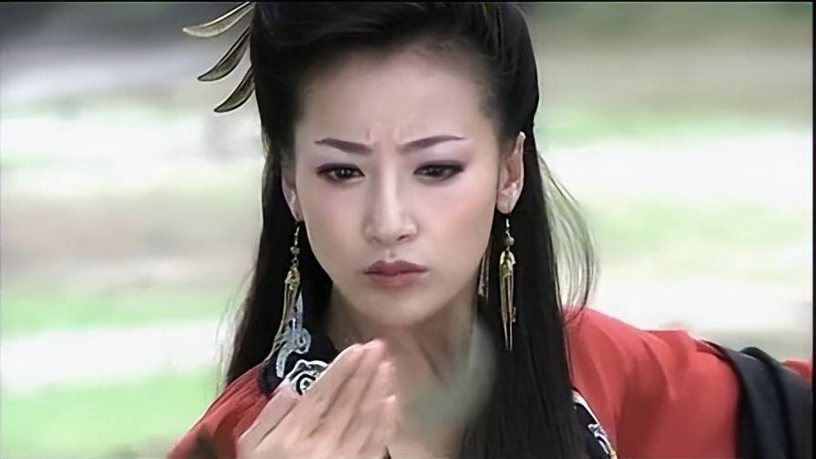 这一点在《活佛济公》中得到了验证,陈紫函饰演的胭脂,外表妩媚,内心