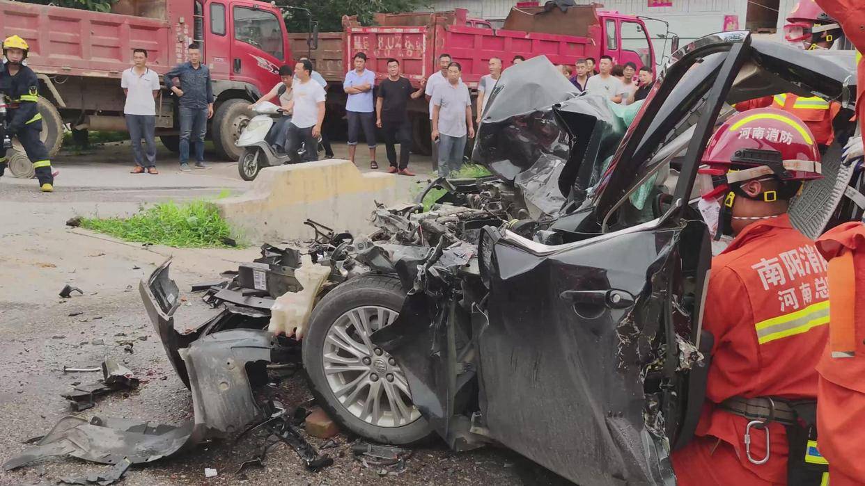 车祸撞死人负全责,但只买了交强险和三者100万,保险公司咋赔?