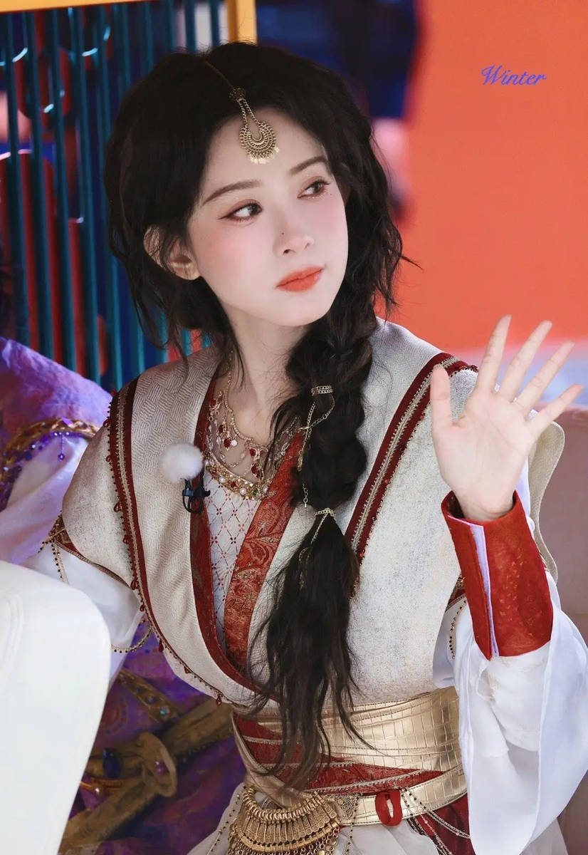 孟子义异域公主造型杀疯了！活泼明媚超吸睛