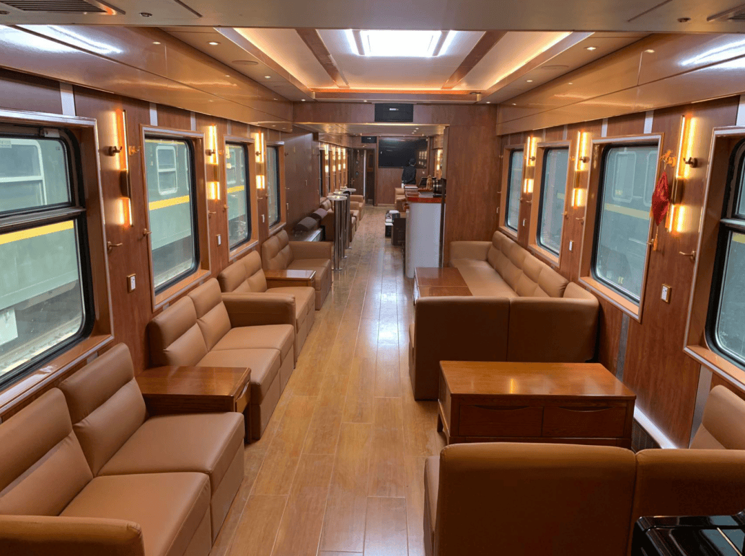 新疆夕阳红旅游专列