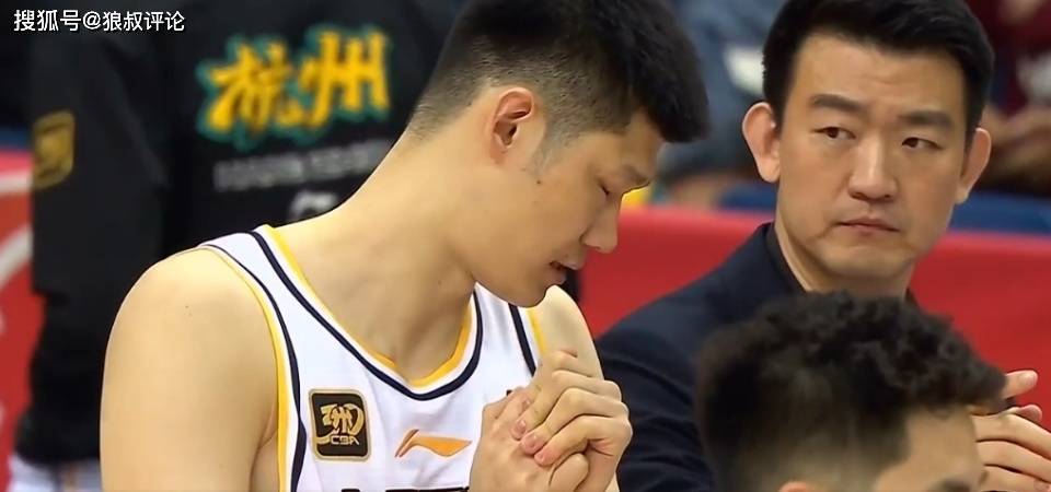 胡金秋压哨上篮超时！广厦2分惜败青岛 韦瑟斯庞30+9杨瀚森两双