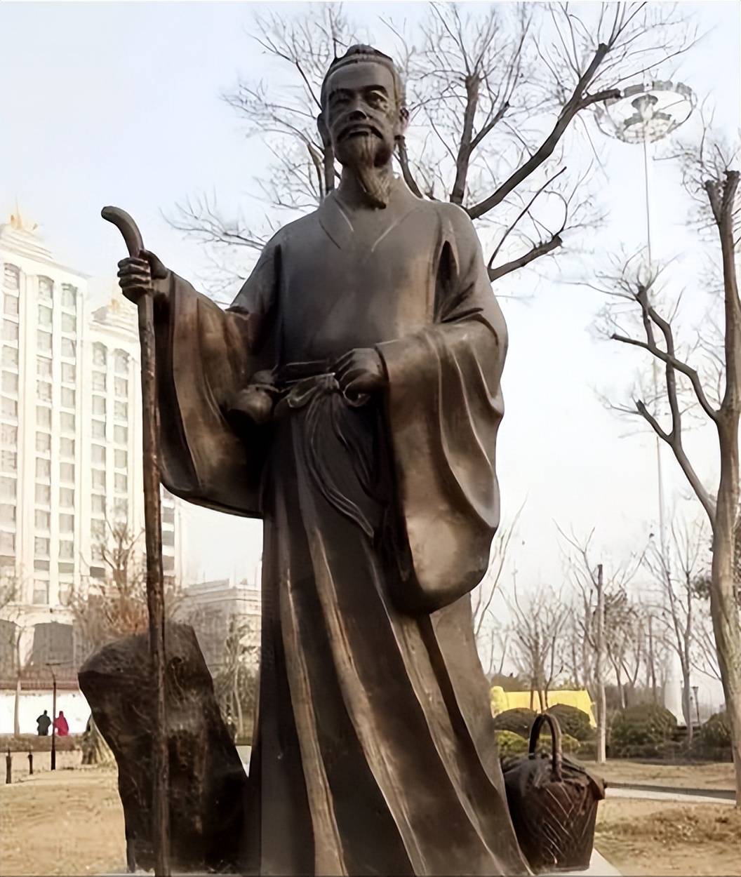 为什么失传千年的扁鹊医书出土后,扁鹊却被"请"出了历史教材?