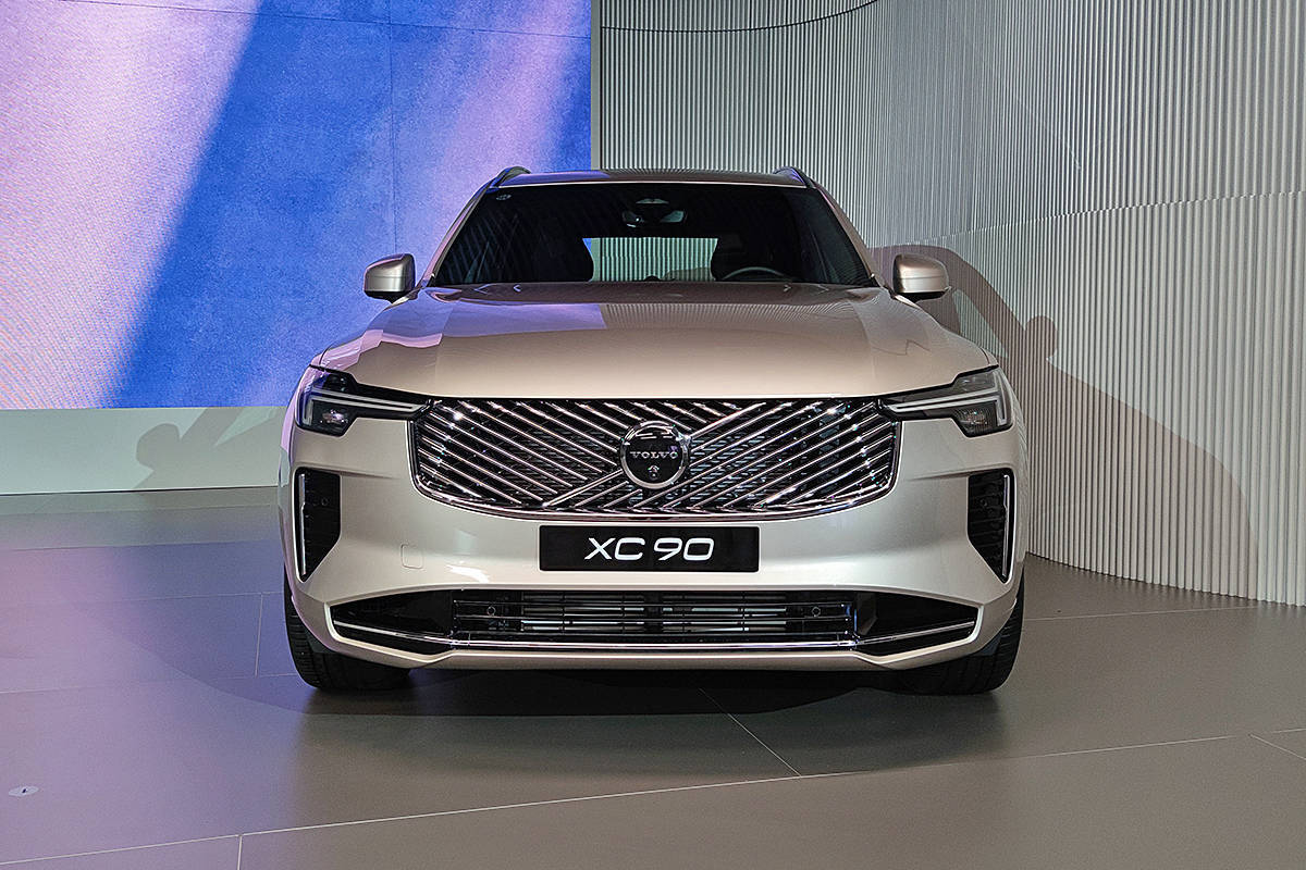 2025上海车展:沃尔沃新款xc90亮相