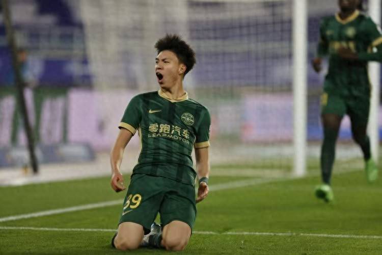 18岁新星王钰栋世界波破门，未来或登陆欧洲五大联赛