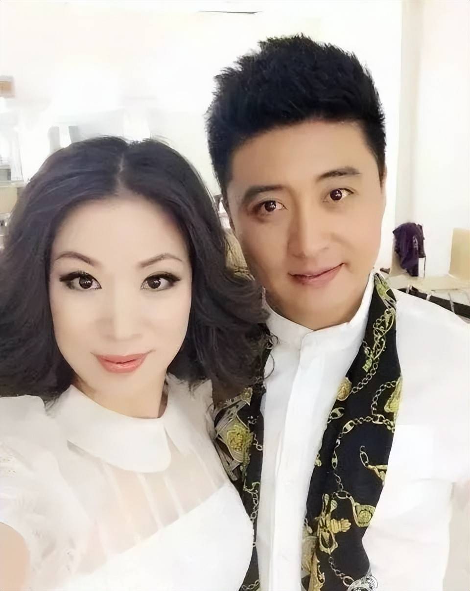 看着满头白发的周炜,郭冬临效应还在继续