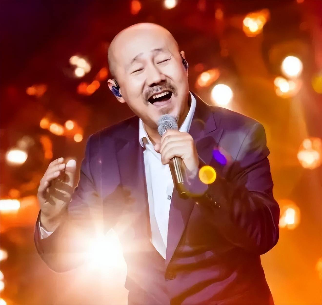 网传"草原歌手"腾格尔:目前陷入困境 真的吗?