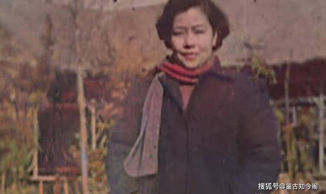 这个曾在淮海战场叱咤风云的将军,晚年常对着蔡若曙的照片发呆,直到