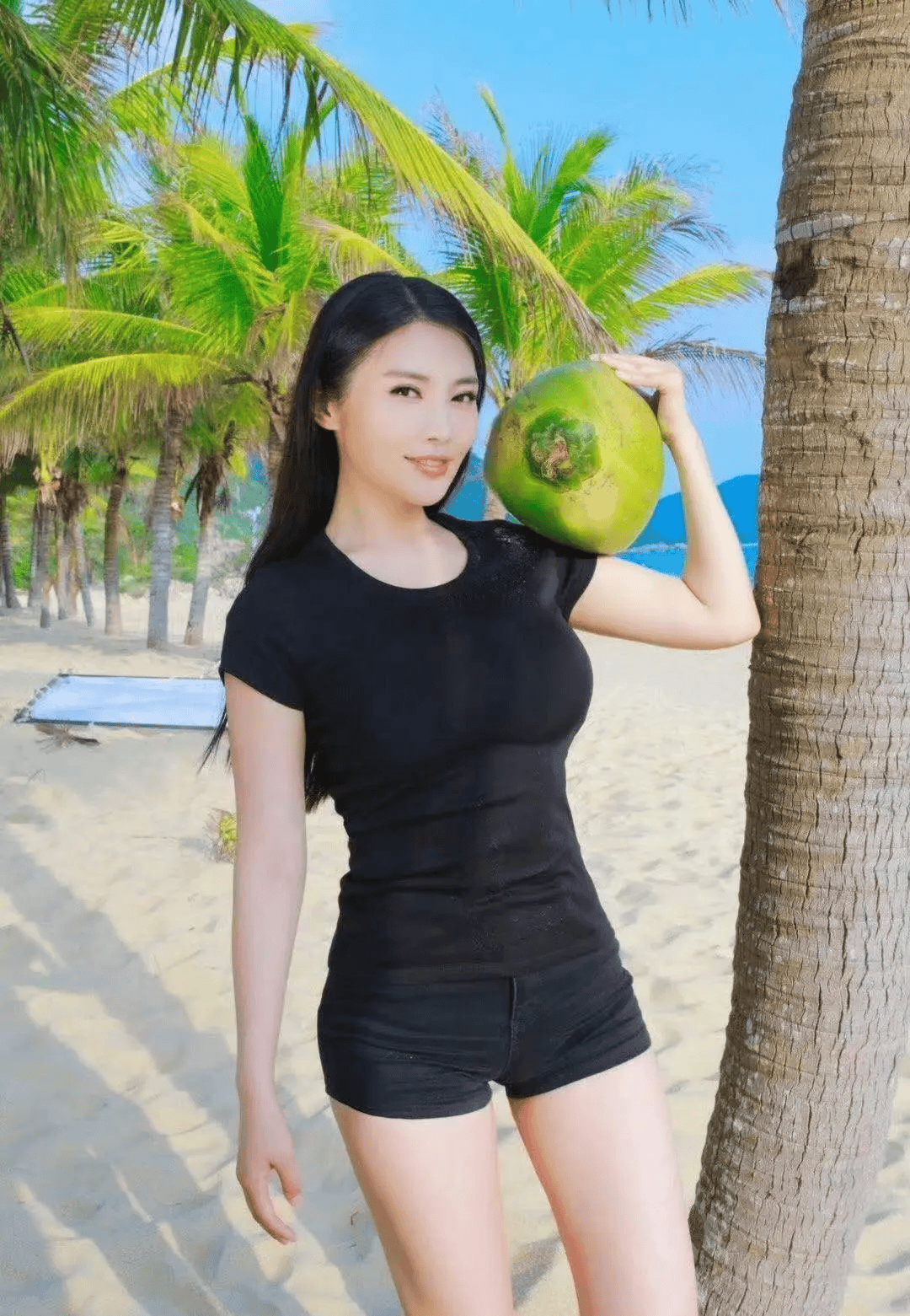 椰汁女神徐冬冬身高168厘米,自觉最佳体重是120斤