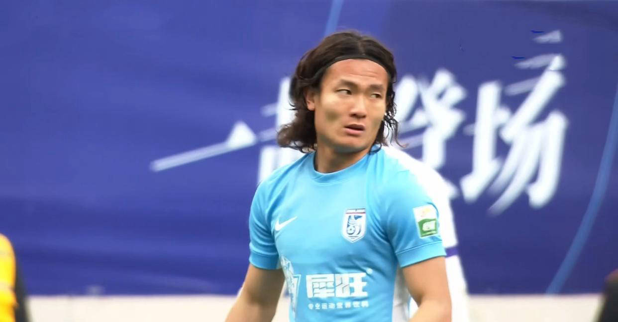 国足引入新面孔，杨明洋与小廖试探单后腰位置，6月大名单全面开放