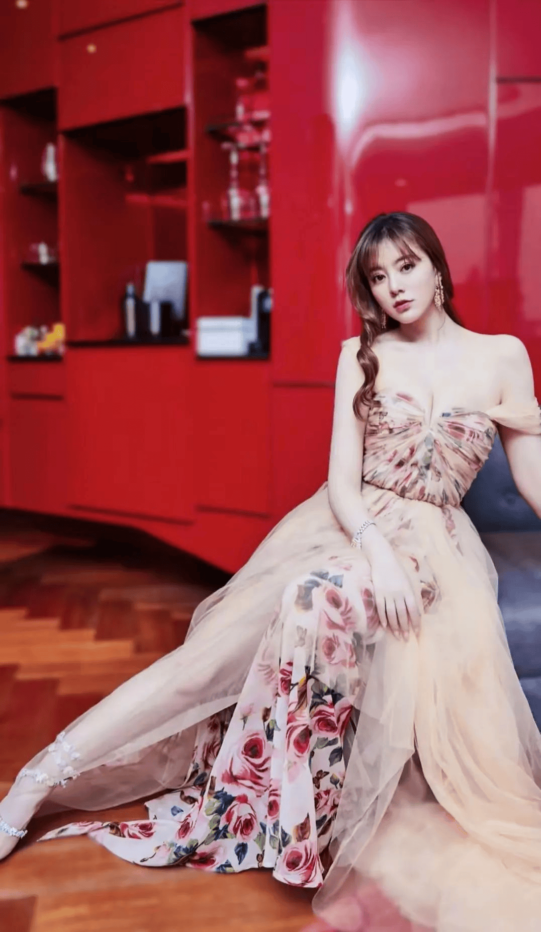 阿兰,美女壁纸,抹胸纱裙的小性感