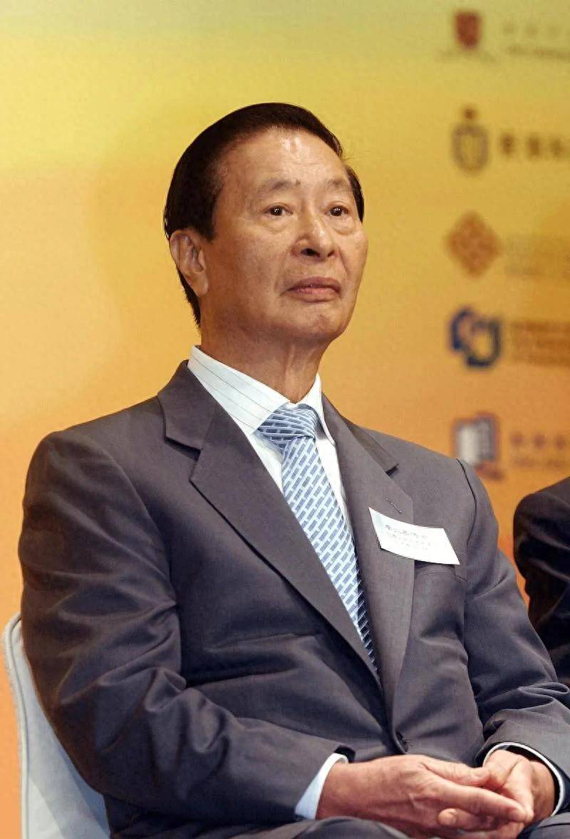 「泪崩!恶人李兆基捐300万救孩 荧幕vs现实惊全网」