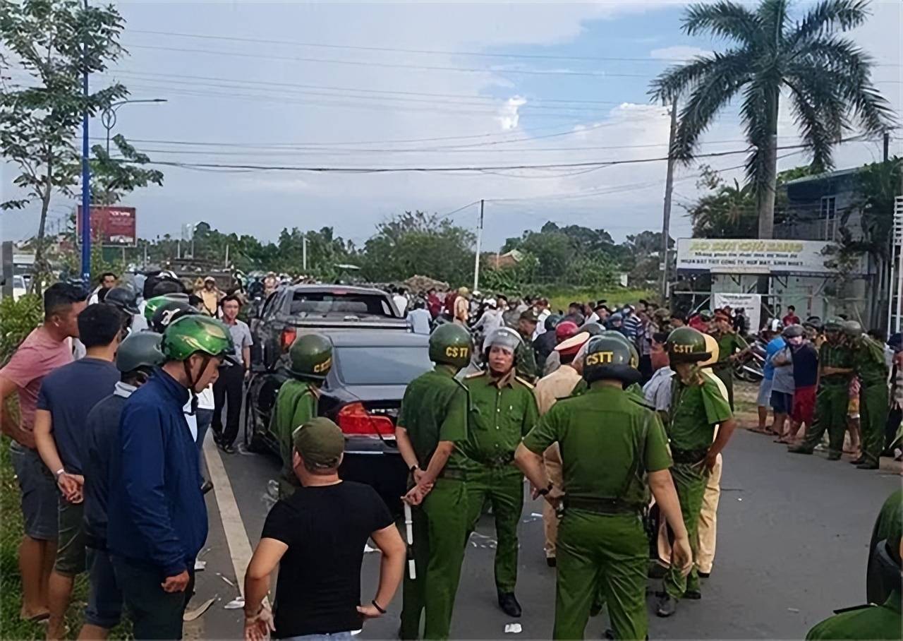 2001年,越南黑社会头目张文甘被捕,为何180多位官员落马?