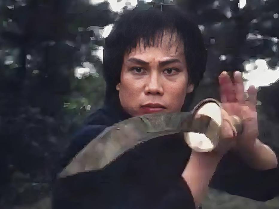 武打巨星梁小龙,因一句大陆是我的祖国被封杀20年,今如何?