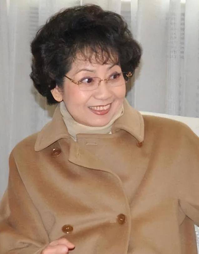 李维康:嫁初恋丈夫生女,aa制坚持多年,现状如何?