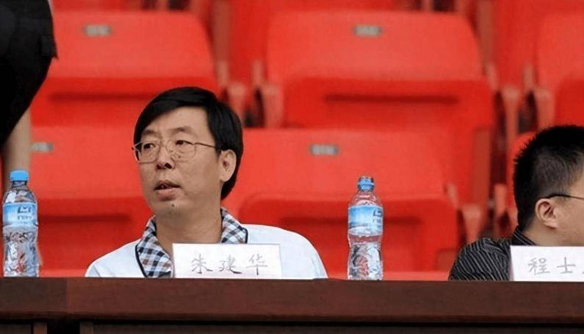 跳高王子朱建华现状!62岁显老,妻儿定居美国,他靠什么生活