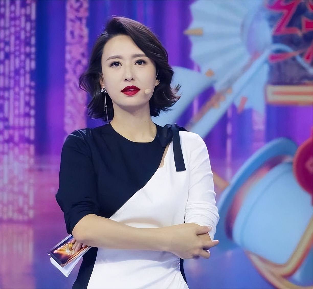 原创央视美女主持张蕾为何嫁50岁老公背后原因大揭秘