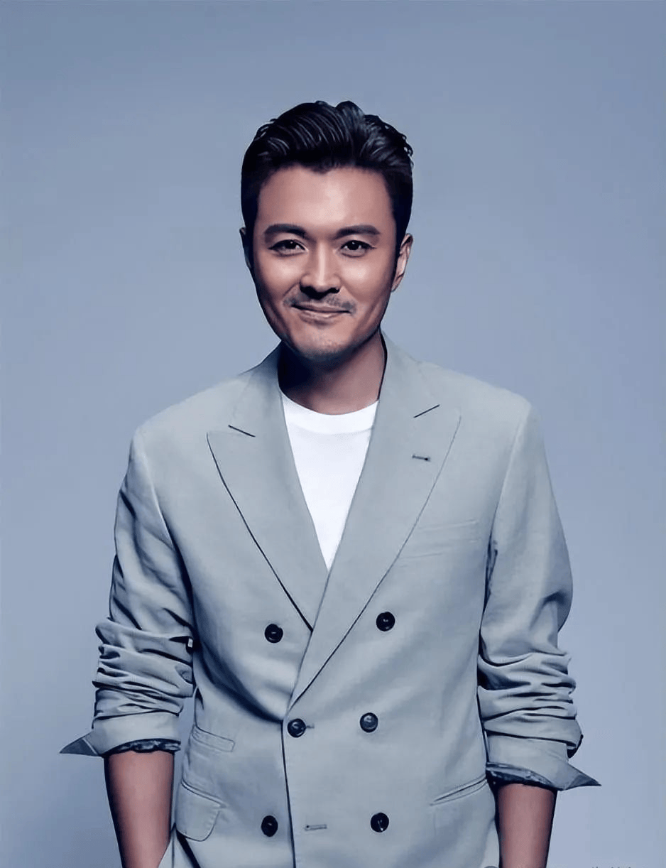 原创于小伟的事业巅峰收获真爱演艺人生完美结合