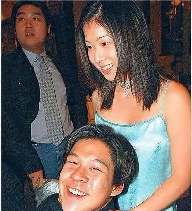 霍启刚情史曝光,郭晶晶看了都自卑,前任颜值吊打她