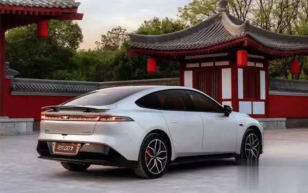 2025款东风奕派eπ007实车亮相，即将上市