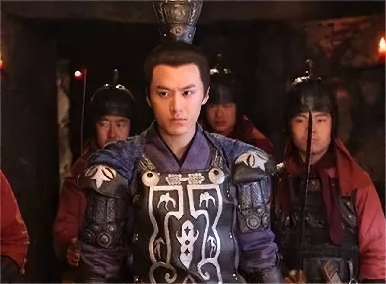 原创            皇帝准备干掉将军，将军知道后对心腹说：皇帝让我把你们都处决了