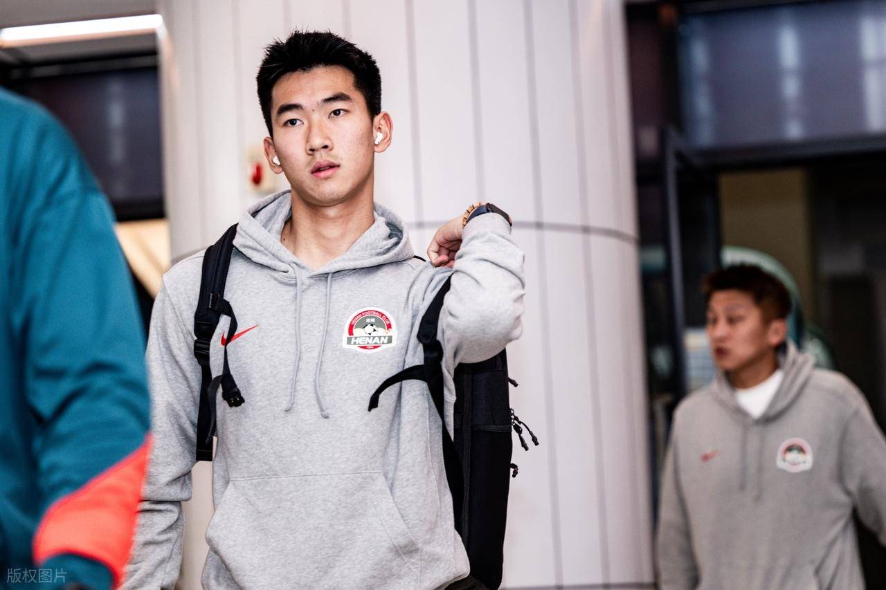 ⭐️ESPN专栏文章谈杨瀚森：再打磨1年可冲首轮 高管想看他打NCAA