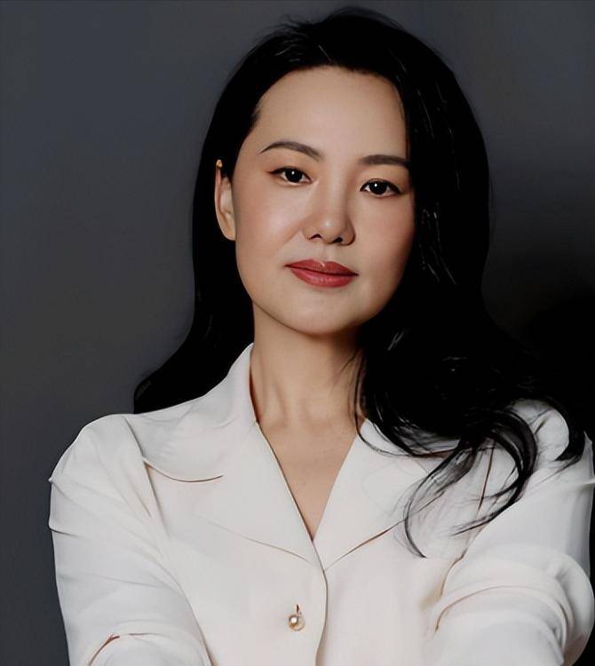 丁克半生的咏梅,直面原生家庭的桎梏,这一次她选择拥抱自由!