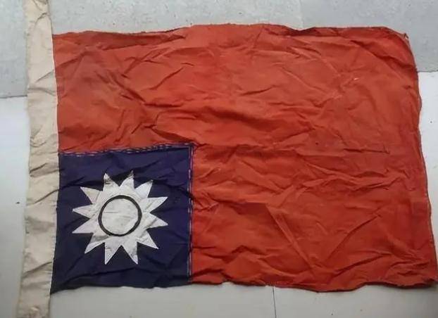 79年杨勇访问英国,英国在蛋糕上插国民党旗,杨勇一招让英国服气