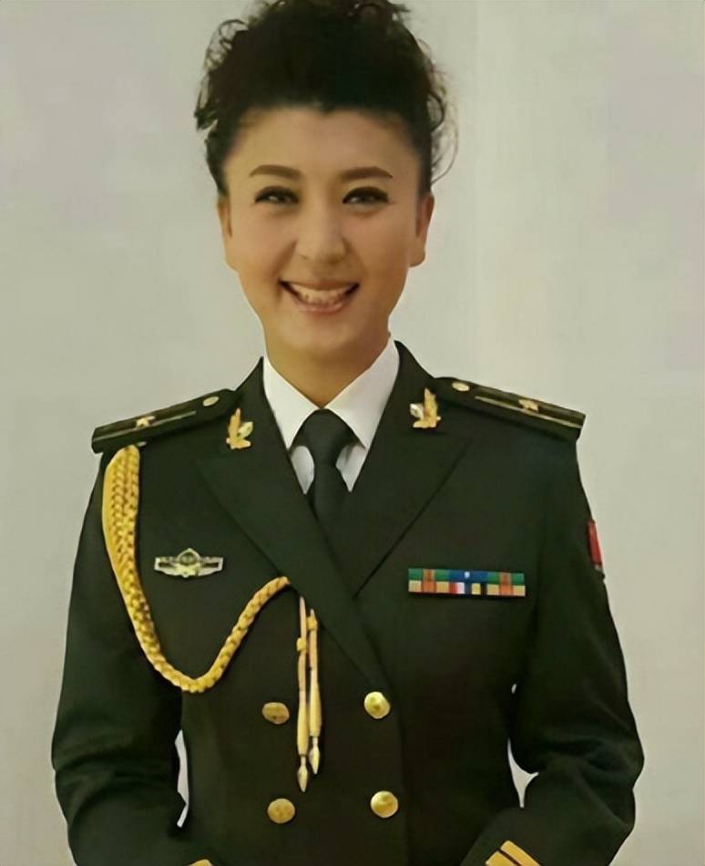 闫学晶:两段婚姻三个孩子,嫁的丈夫都是二婚,如今想要退休了!