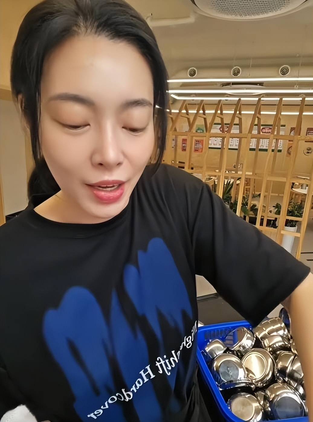 曾比全智贤还红,从《大佬3》女星到洗碗工,李基容近况曝光 插图10 曾比全智贤还红,从《大佬3》女星到洗碗工,李基容近况曝光 插图10