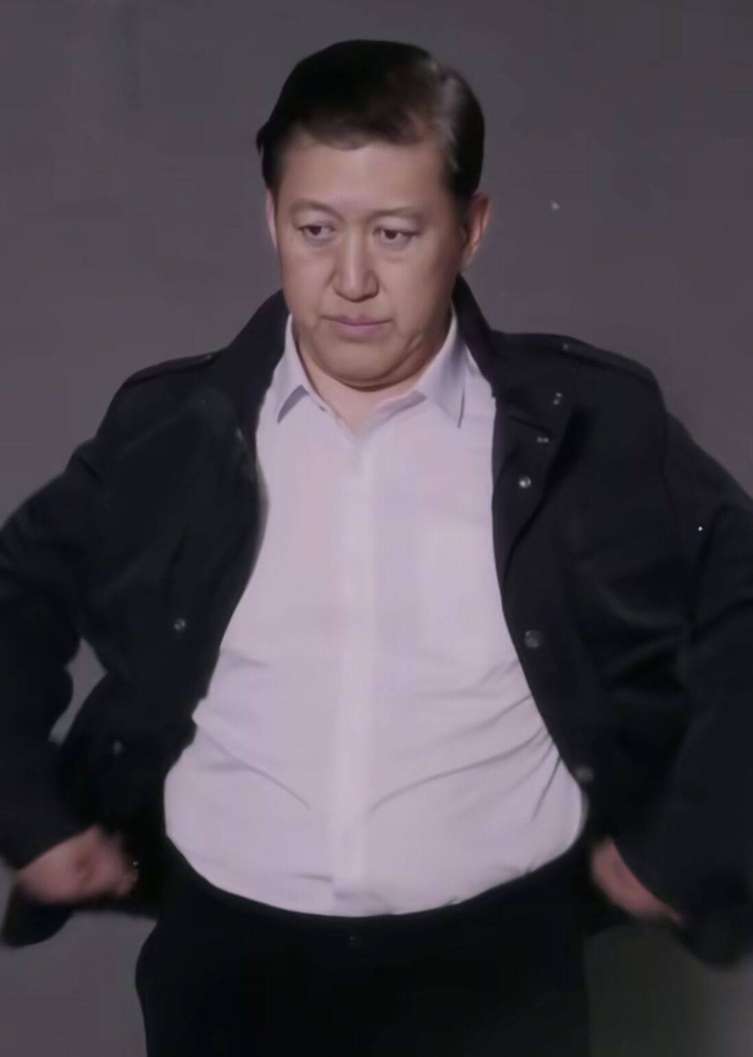 原创演员赵龙豪现状身材肥胖满脸皱纹在张译手下打工生活低调